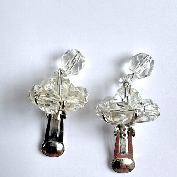 Kramer Vintage Crystal Clip Earrings - Picture 12 of 13